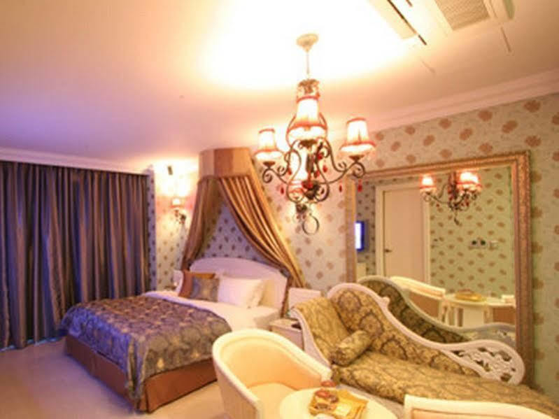 Wiz Hotel Пхаджу Экстерьер фото