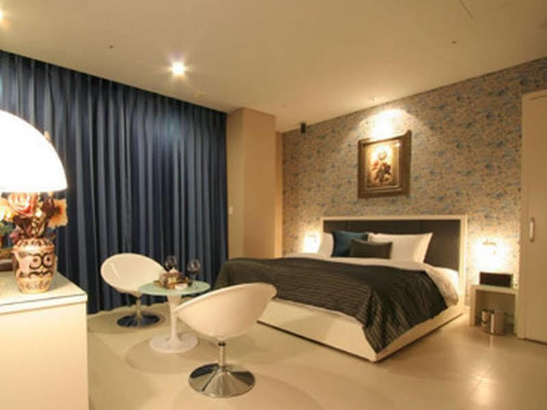 Wiz Hotel Пхаджу Экстерьер фото