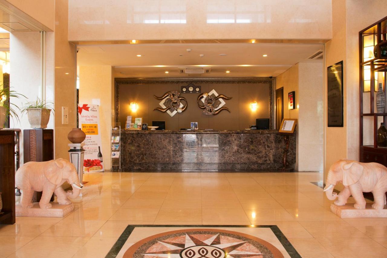 Wiz Hotel Пхаджу Экстерьер фото