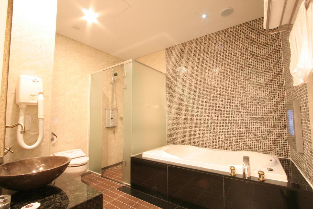 Wiz Hotel Пхаджу Экстерьер фото