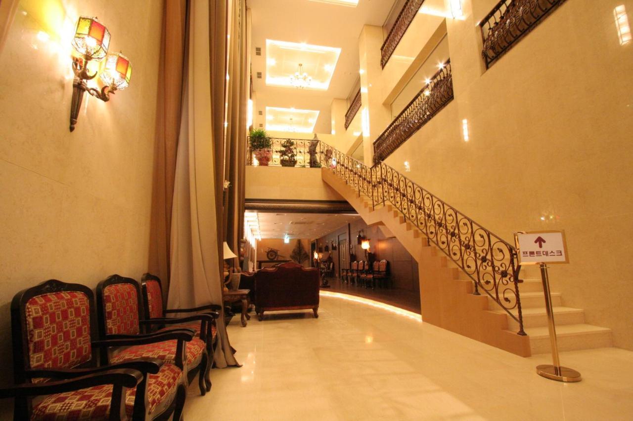 Wiz Hotel Пхаджу Экстерьер фото