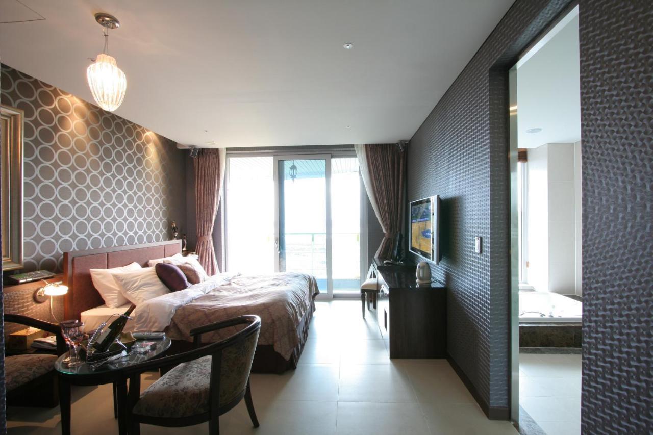 Wiz Hotel Пхаджу Экстерьер фото